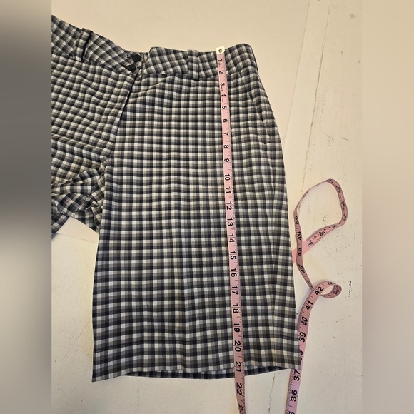 Nike Golf Dri Fit Women's Shorts Plaid Green Gray Size 12 - Picture 11 of 17